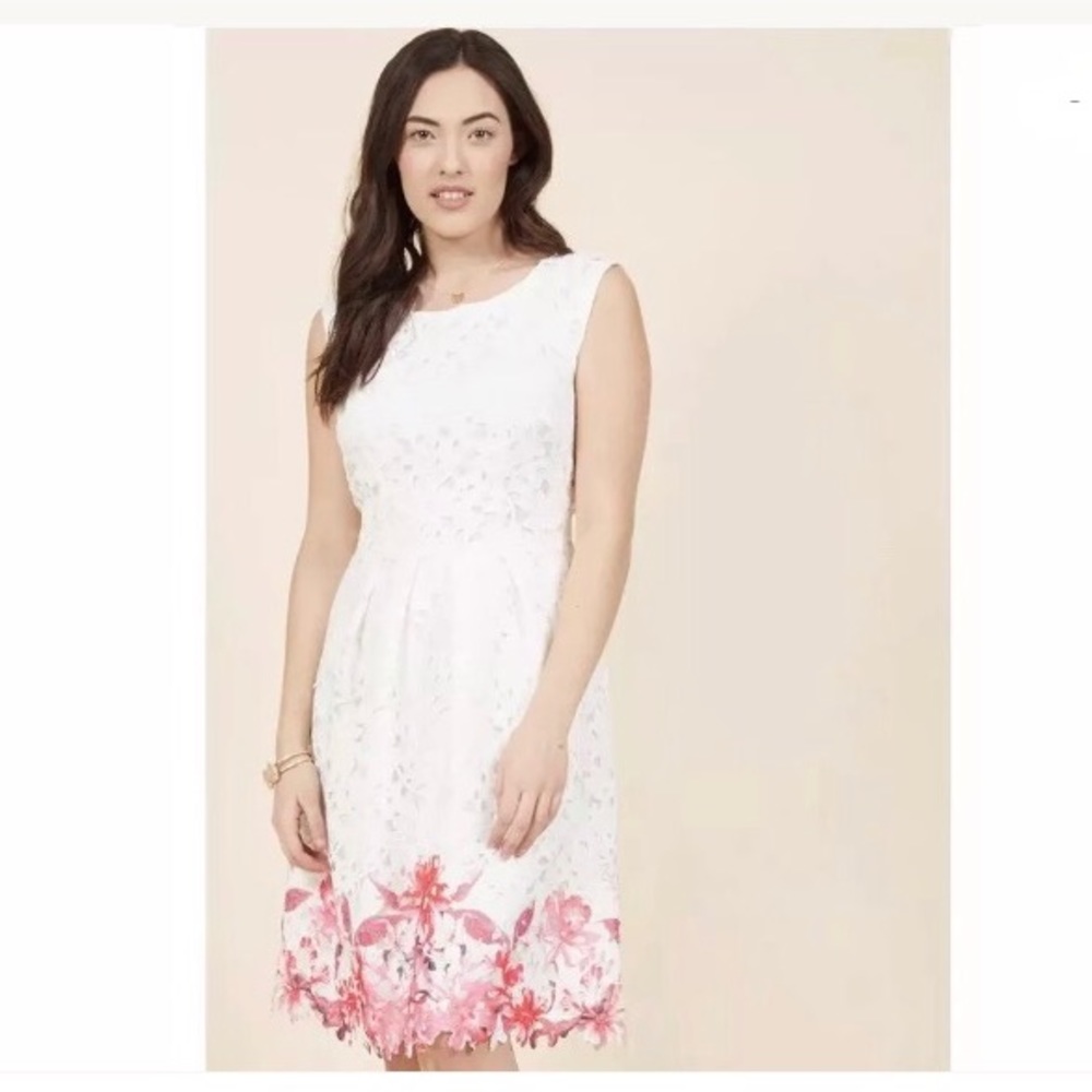 🧜🏻‍♀️NWT ModCloth Decode 1.8 lace floral white dress
